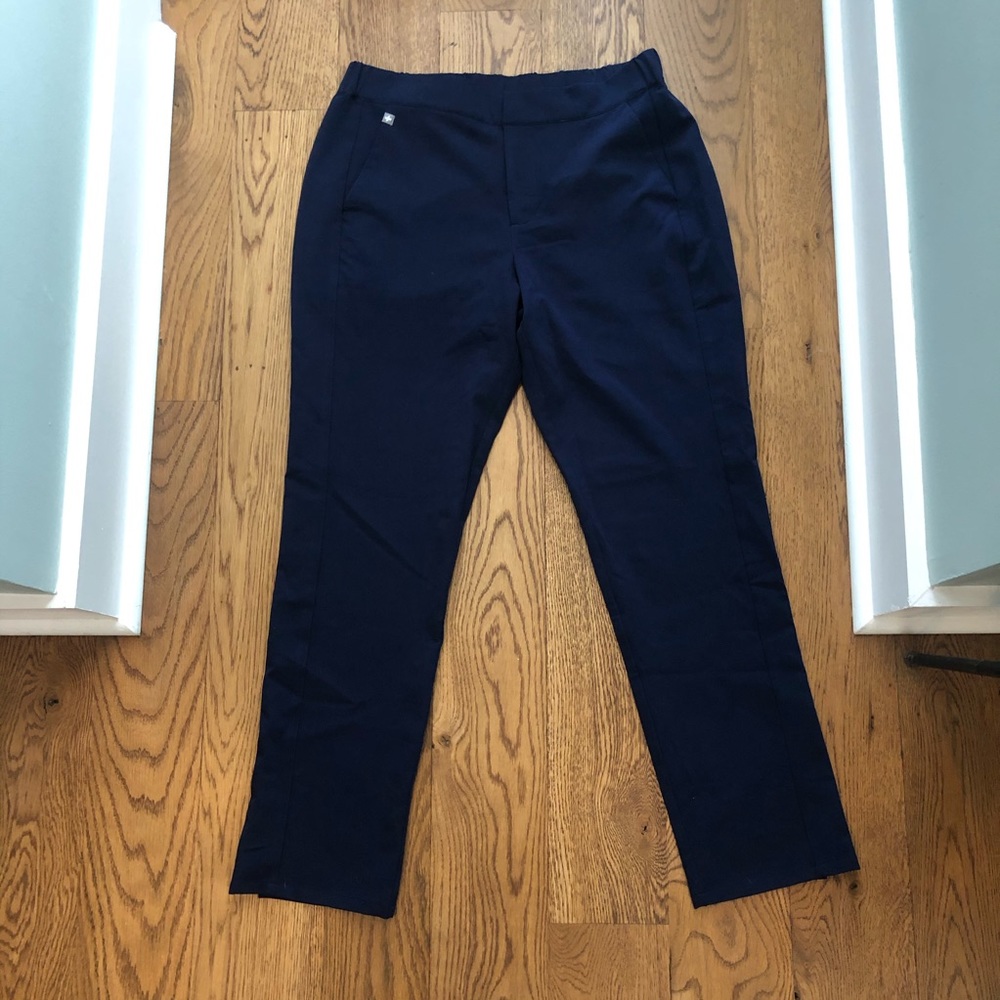 NWT Figs cropped pants